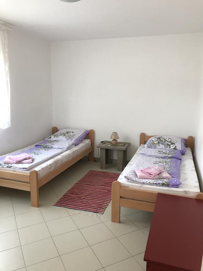 Guesthouse Rebel Deliblato Esterno foto